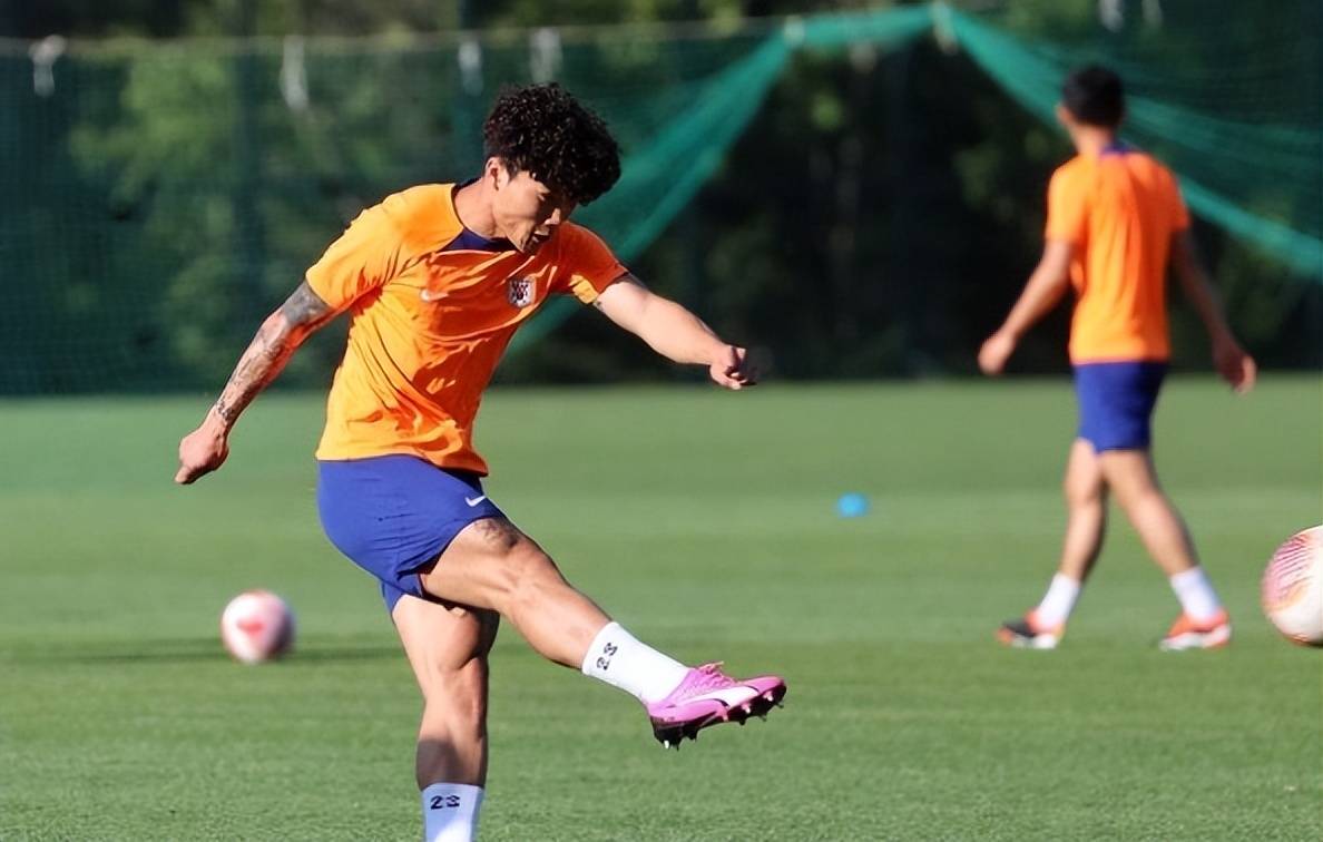 开云体育-包含窗口期体能课后，AC米兰官宣签约备战社区盾，目标明确，球队文化再被提及的词条