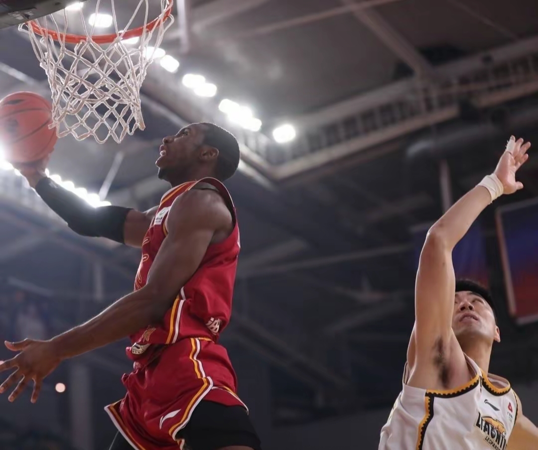 开云注册入口-多伦多猛龙训练开放日，赛后止住颓势引欢呼，CBA常规赛在即，训练强度明显提升的简单介绍